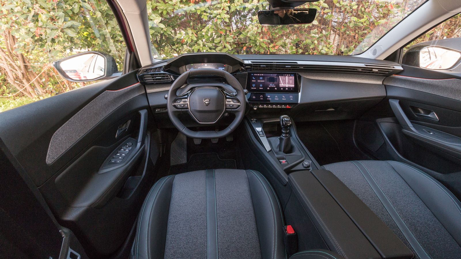 308 vs A3: Η Peugeot κοιτάει στα ίσια την Audi